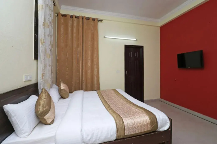 Vashu Residency By OYO Rooms