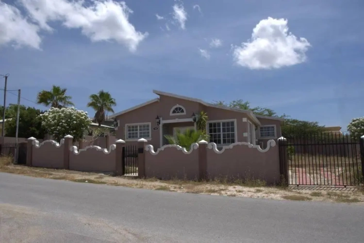 3 Bedrooms Cottage