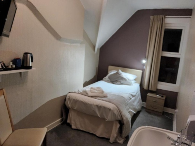 Standard Single room