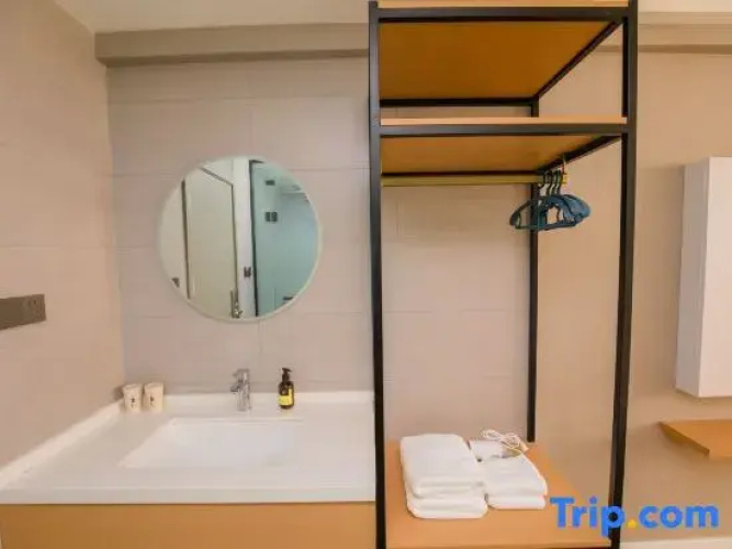 Super 8 Select Hotel (Kaifeng Qingming Shanghe Garden)