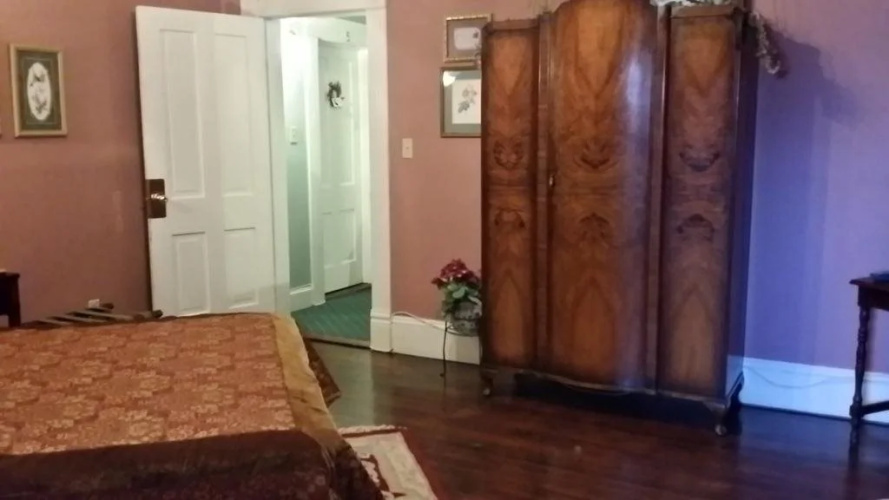 Swann Hotel Bed & Breakfast