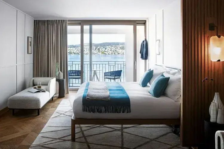 Deluxe Studio with balcony and with lake view