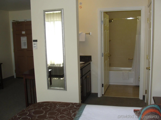 Staybridge Suites Lansing - Okemos by IHG