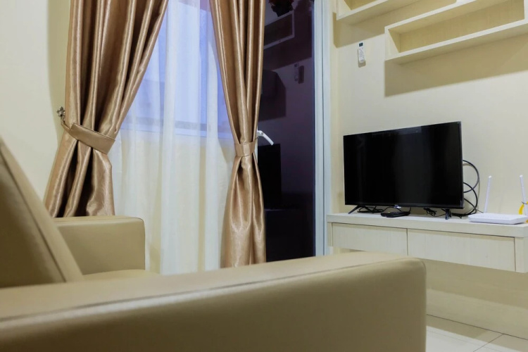 Modern and Comfy 2BR Green Pramuka Apartment