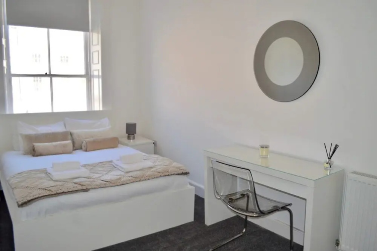 Central 3 Bedroom Flat