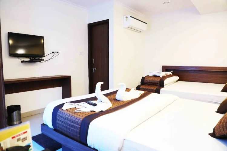Standard Triple room