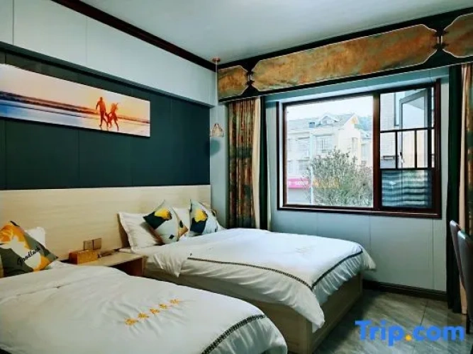 Standard Twin Family room
