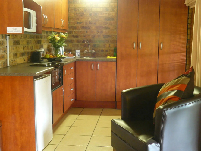 Ikwekwezi Guest Lodge