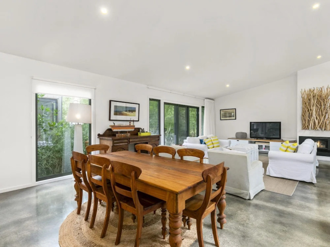 Hidden Escape Free Wifi & Foxtel Surfside PET Friendly