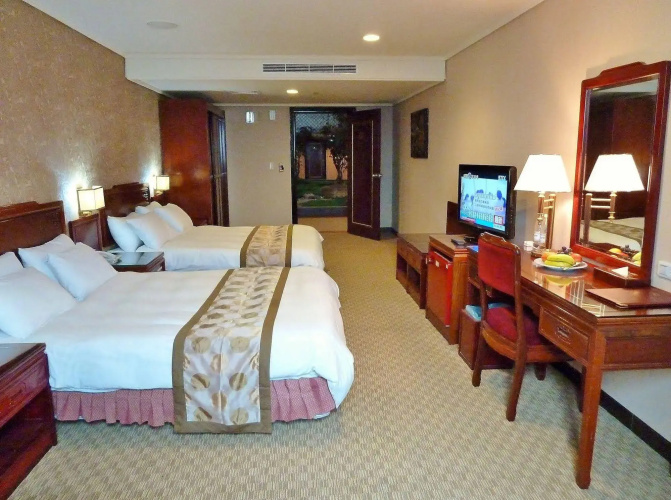 New Plaza Hotel