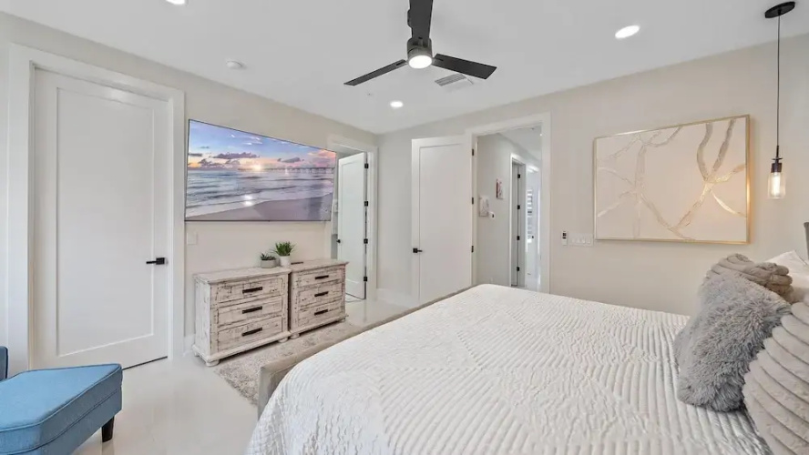 Coastal Moderne 2 Bedroom Townhouse