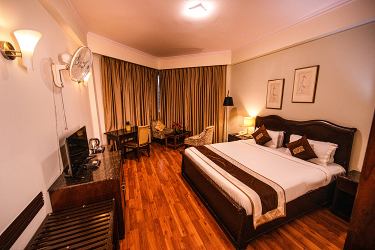 Fabhotel Prime Luxera