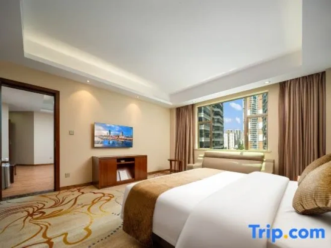 1 Bedroom Business Double Attic Suite