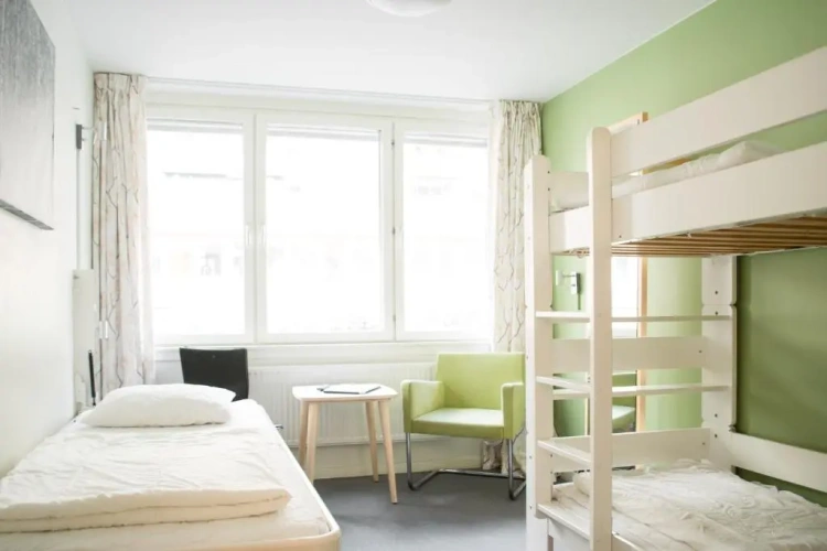 Standard Triple room