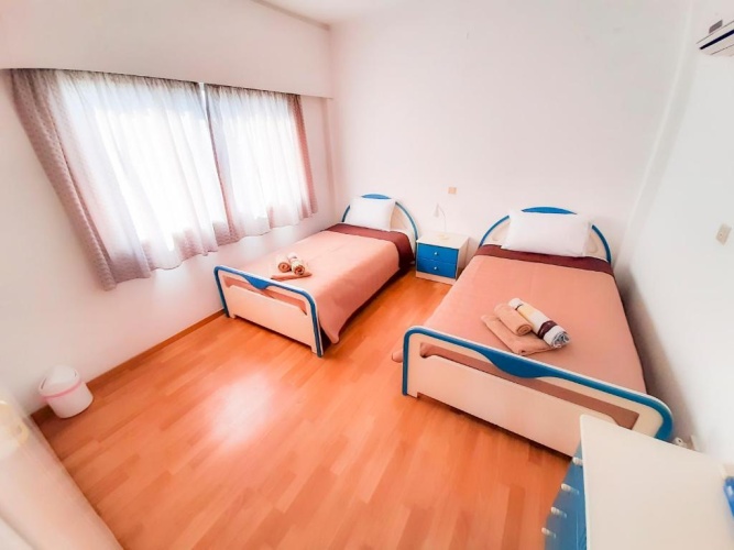 3 Bedrooms Apartment