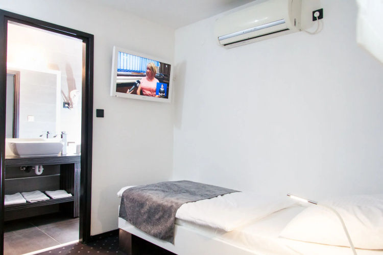 Hotel Cool Zagreb Airport