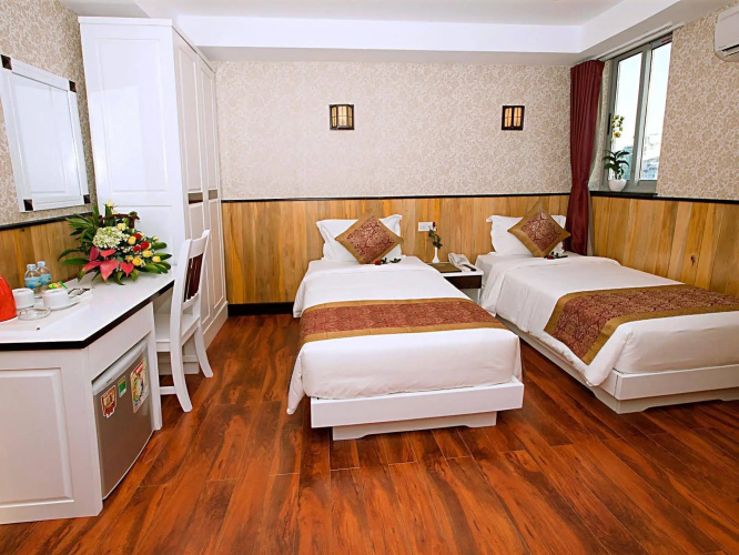 Golden Rain 2 Hotel