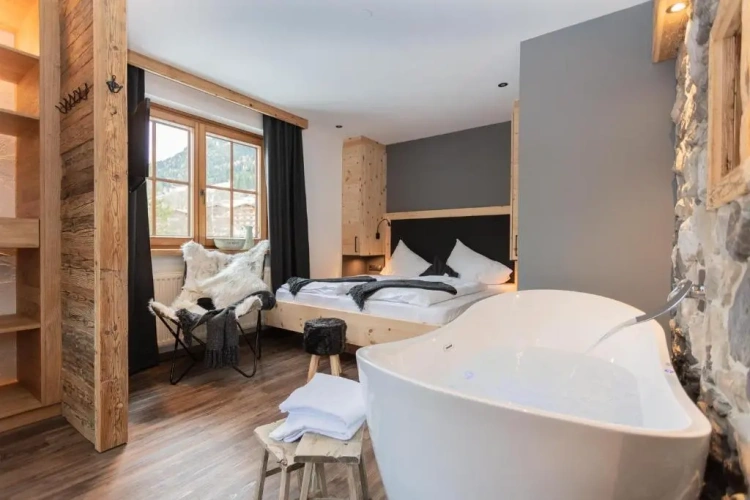 Suite with balcony