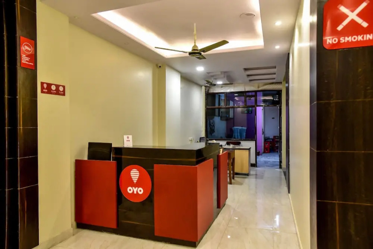 OYO 7896 Hotel Rang Mahal