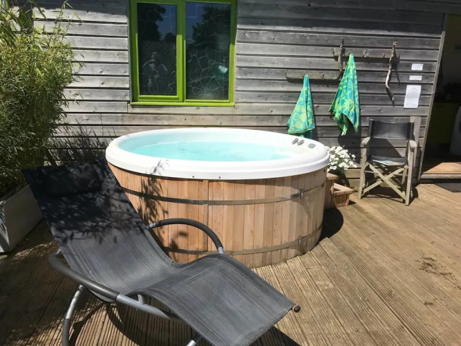 Cornish Yurt with Hot Tub (1)