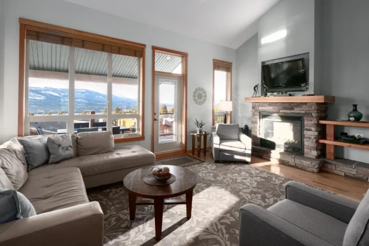 4 Bedrooms Cottage