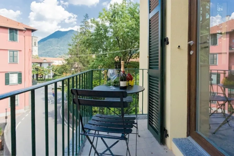 Apartment with balcony