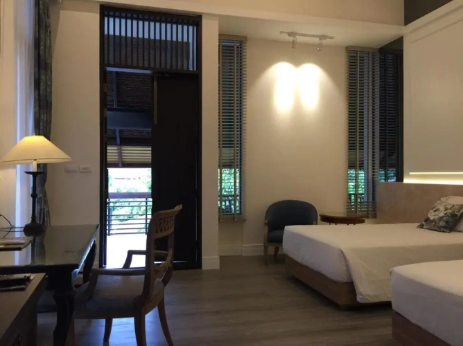 Standard Twin room with courtyard view