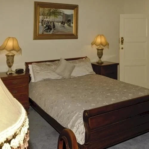 THE Doulton Luxury B&B