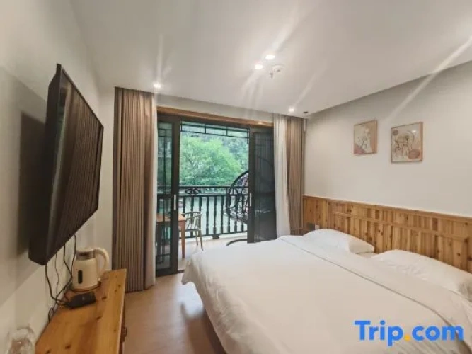 Standard Double room with balcony and with river view