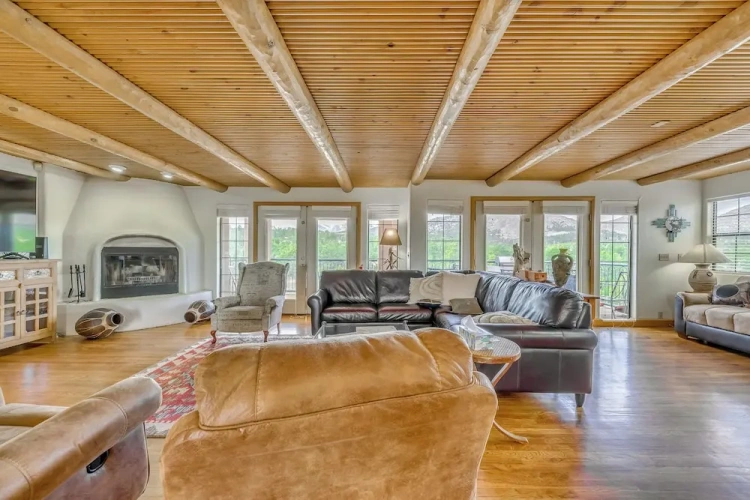 6 Bedrooms Cottage