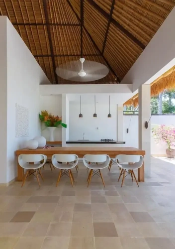 3 Bedrooms Quadruple Villa