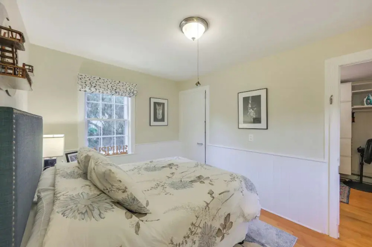 < 1 Mi to Dtwn Salem: Apt w/ Shared Patio & Yard!