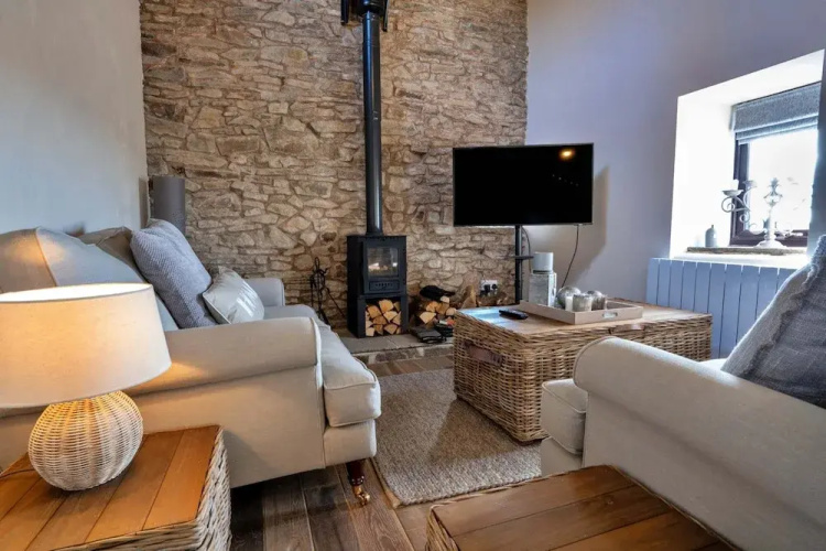 Cottage in Peak District With Scenic Views