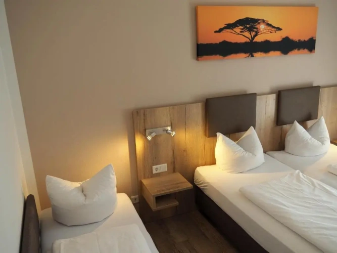 Standard Triple room