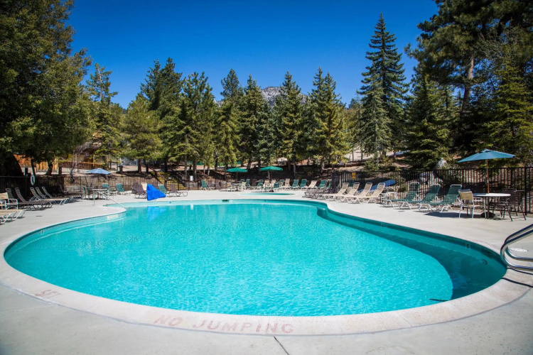 Idyllwild Camping Resort Cabin