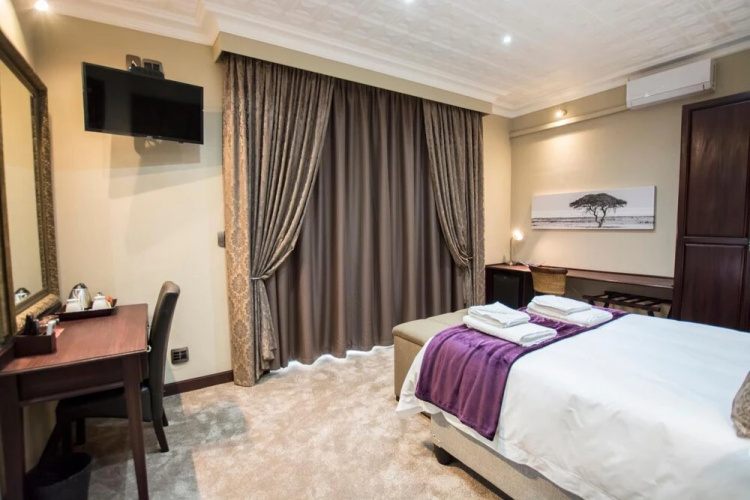 Border Hotel