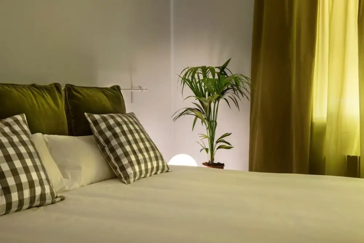 4 Bedrooms Apartment