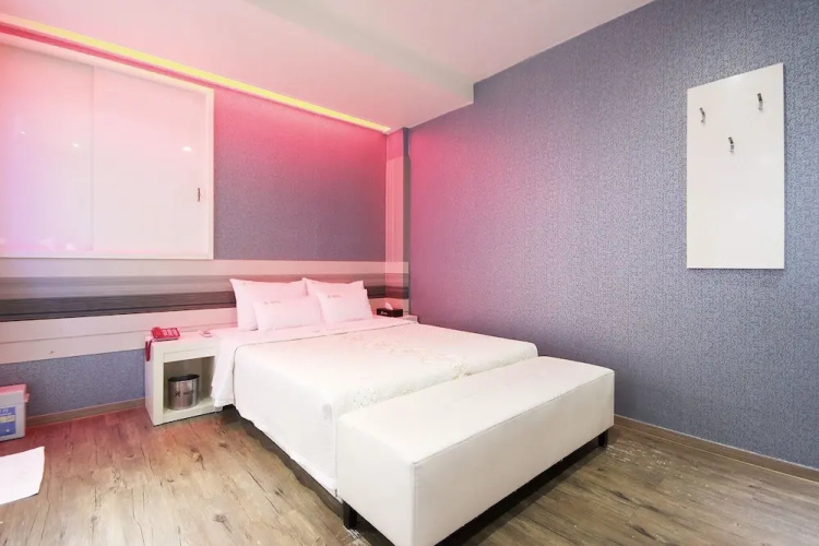 Jeongeup H Hotel