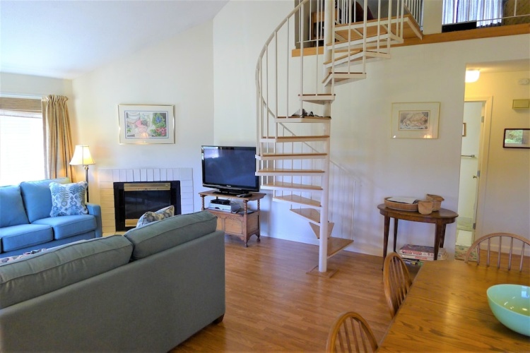 69 Middlecott - 2 Bedroom Condo