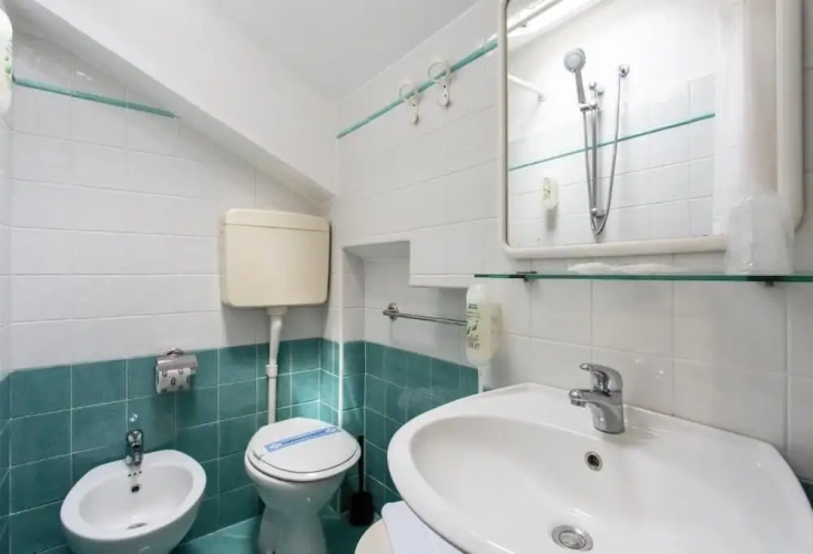 Economy Quadruple room with balcony