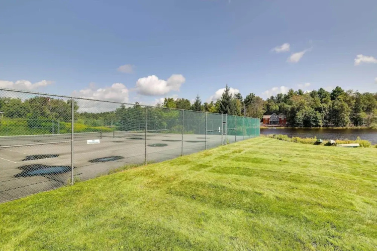 Fire Pit, Games & Outdoor Fun! Poconos Retreat