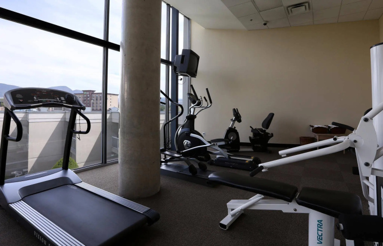 Best Western Plus Kelowna Hotel & Suites photo 22