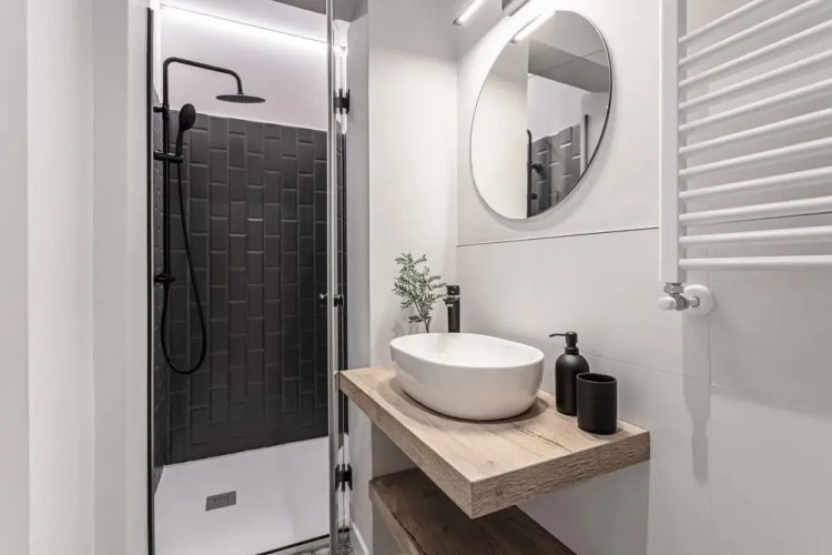 Broto - 4 Bedrooms in Malasa a