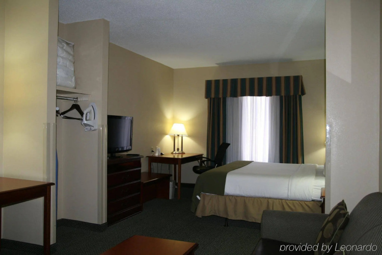 Holiday Inn Express & Suites Grenada by IHG