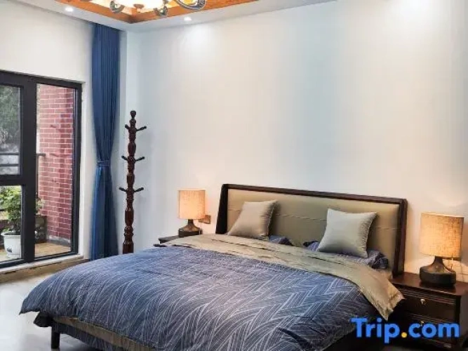 Suite with lake view