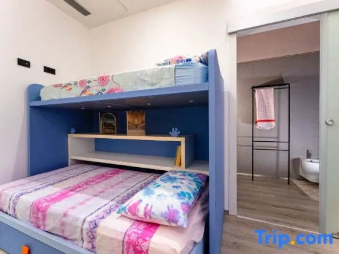 Standard Quadruple room with balcony