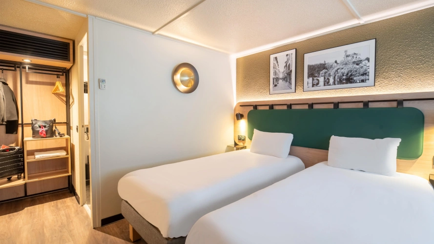 Standard Twin room