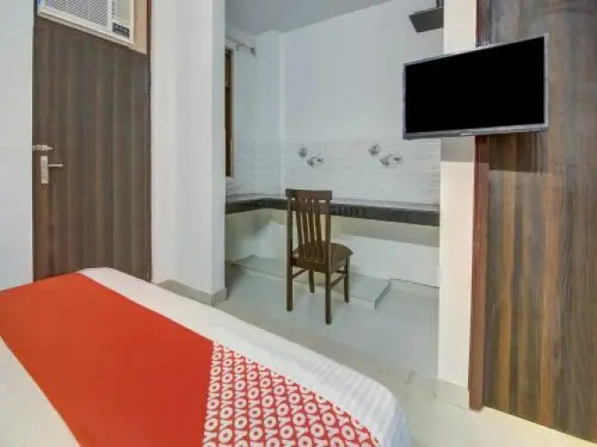 OYO Flagship 26759 BJ Residency