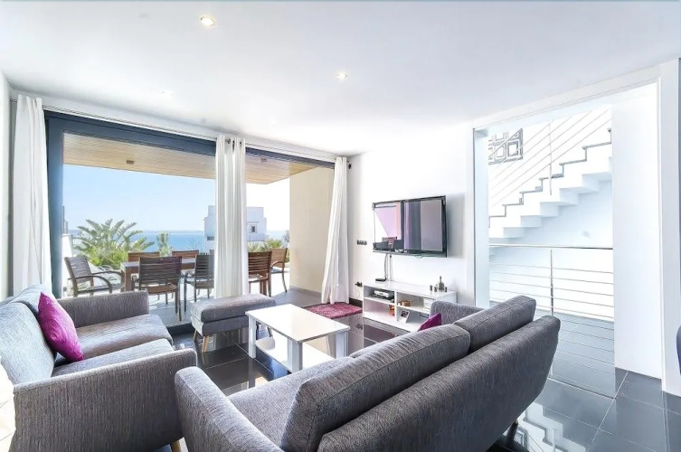 Villa Aqua