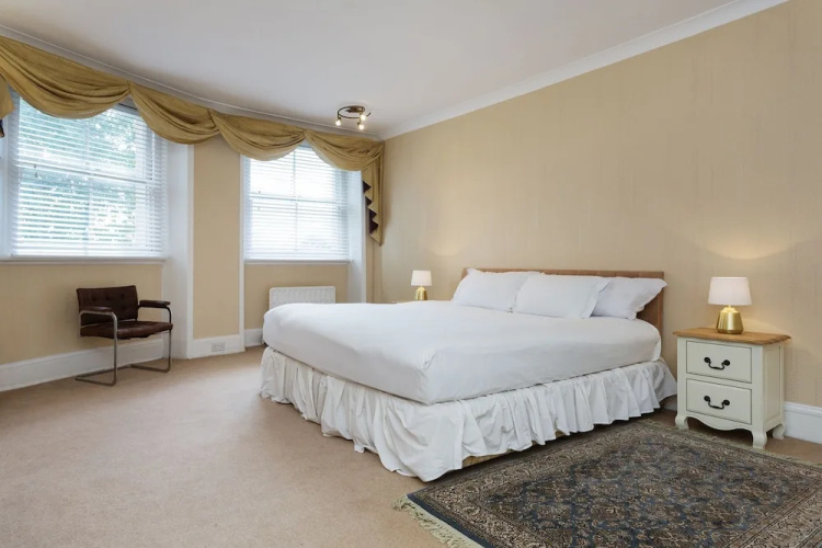 Veeve - Kensington Gardens